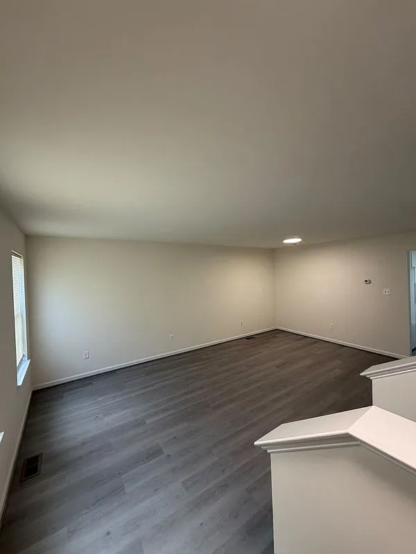 3 bed, 1.5 bath, 1152 sqft, $2,650 — Photo 3