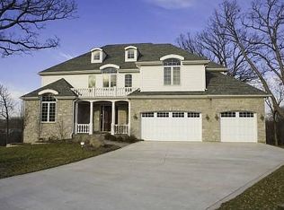 0S325 Starcliff Ct, Winfield, IL 60190