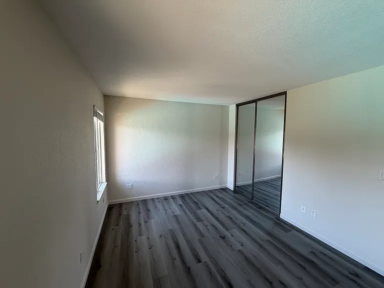 1177 Norwegian Ave #13 — Photo 26