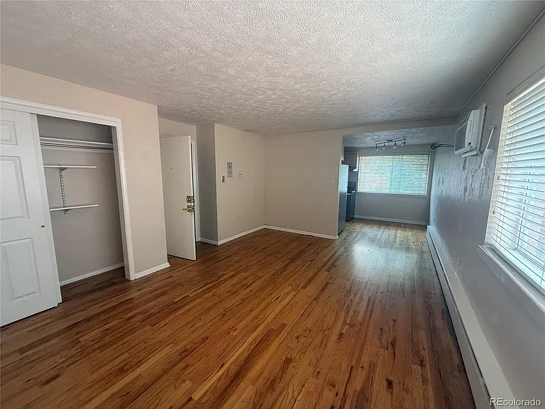 1063 N Clarkson St #8 — Photo 36