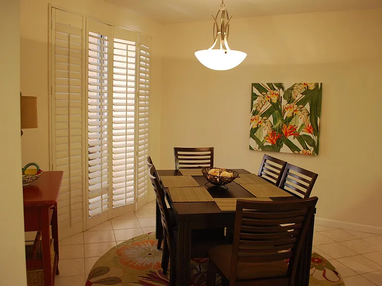 Separate eat-in-kitchen