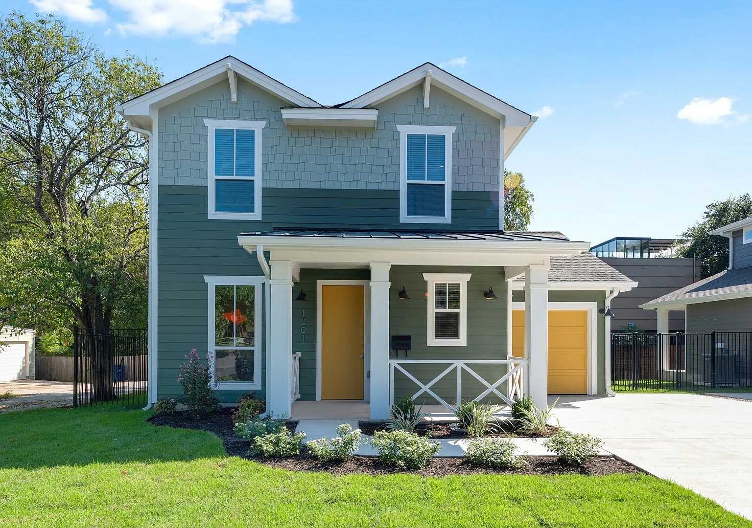 Ut Pre-Lease: New Construction: Luxury 4 Bed / 3 Bath Home In West Campus — Photo 1