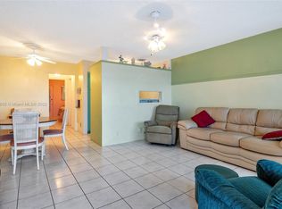 815 SW 10th Ter APT 17V, Hallandale Beach, FL 33009