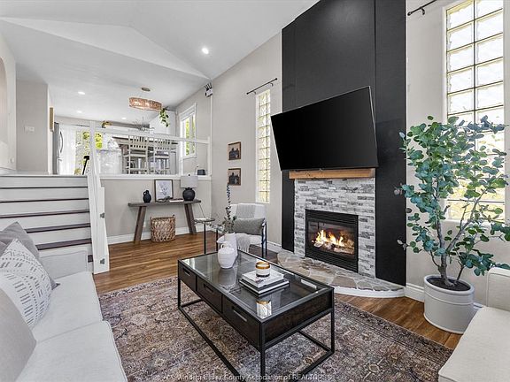 4th image of 4235 Providence Cres