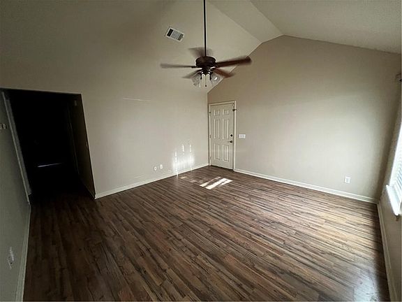 2nd image of 162 Beauregard St