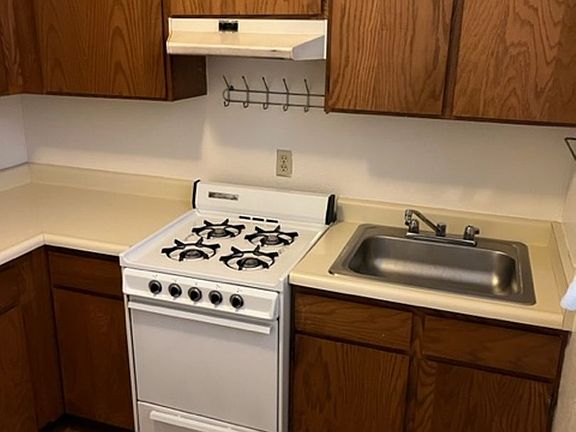 5th image of 475 Fulton St APT 5