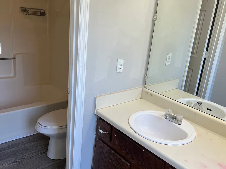 6435 Bedford Ln — Photo 5