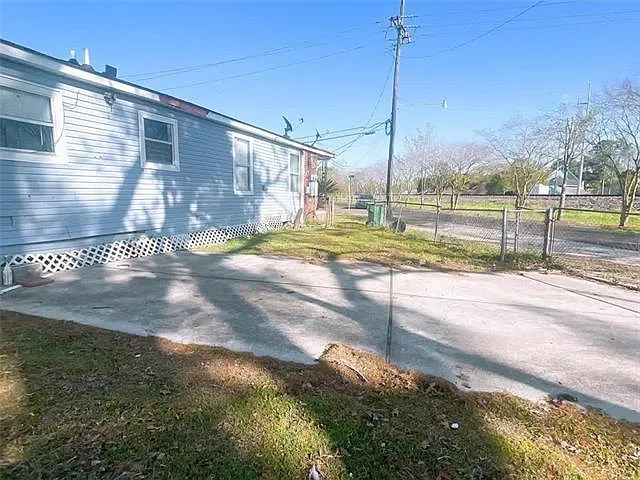 1300 S Dilton St — Photo 14
