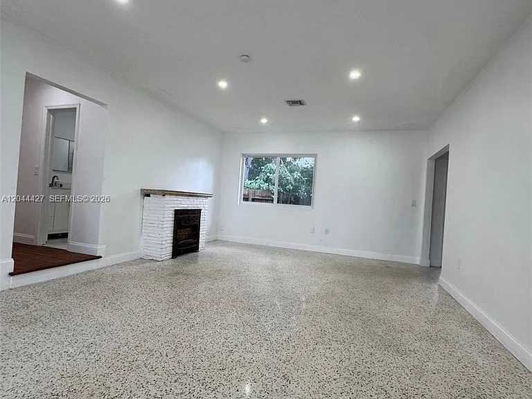 4700 SW 7th St — Photo 8