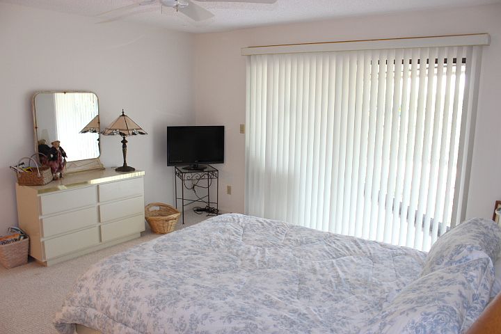 1st image of 1127 E Seminole Ave APT 11A