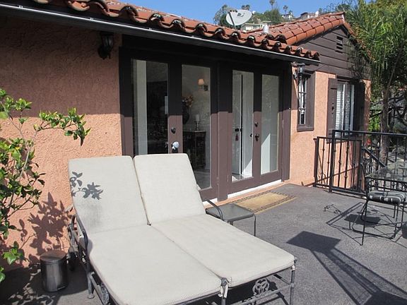 Sunbathe on private patio and enjoy the outdoors! Quiet setting, birds chirping, lovely views