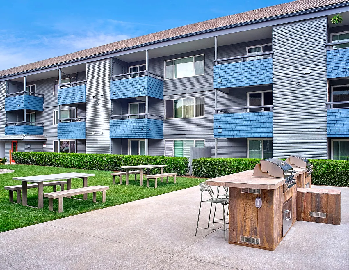 Building Photo - 3030 Lake City