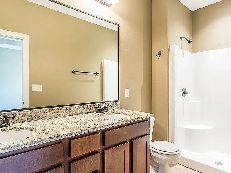 1647 Glade Dr SW — Photo 15
