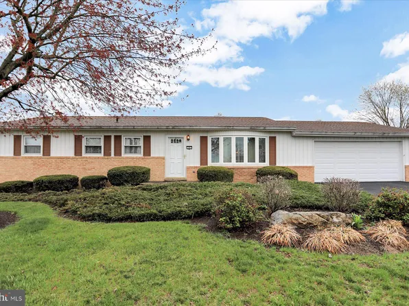 7 Robert Ln, Carlisle, PA 17013