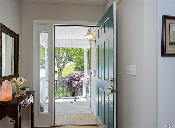 3rd image of 212 Black Oak Ln