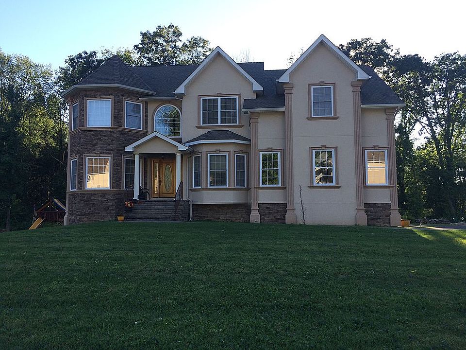 1st image of 17 Fant Farm Ln
