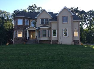 17 Fant Farm Ln, Montebello, NY 10901