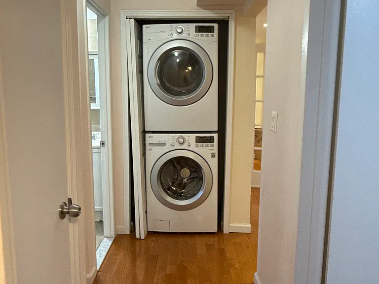 Cloverdale Ln — Photo 11
