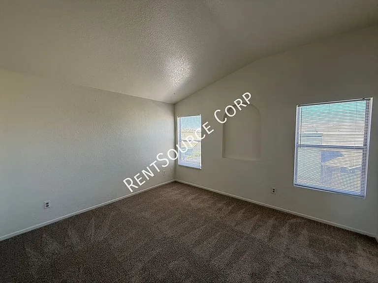 3559 E Avenue R14 — Photo 19