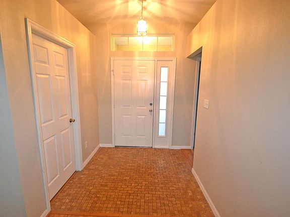 2nd image of 1061 Dekleva Dr