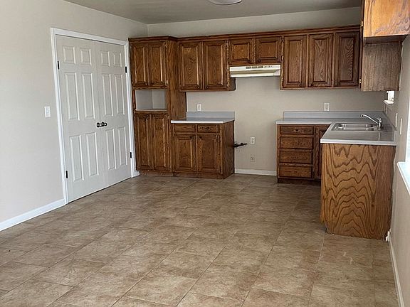4th image of 1512 Woodlawn Dr