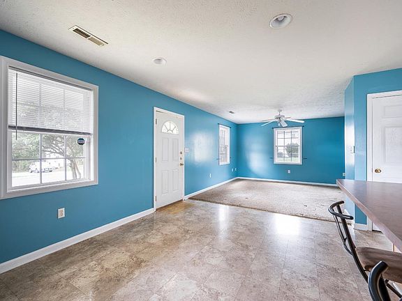 5th image of 1308 McKinney Ave