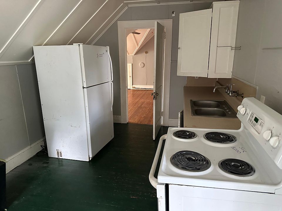 1st image of 432 S Race St #3