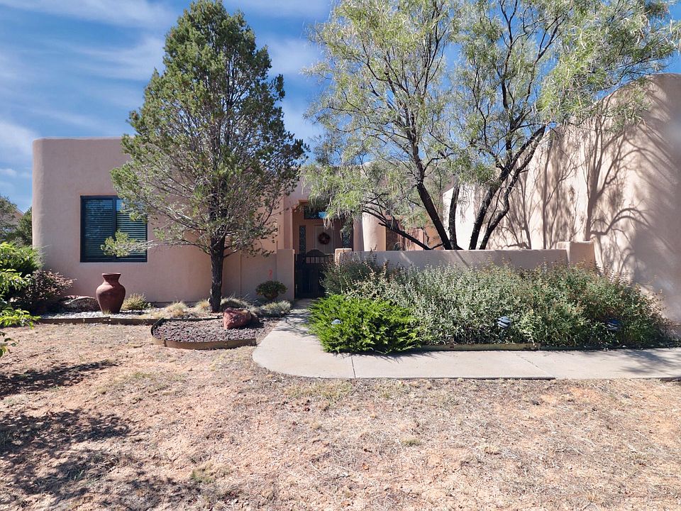 1st image of 11 Tierra Del Sol Dr