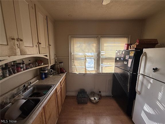 5th image of 3377 E 132nd St