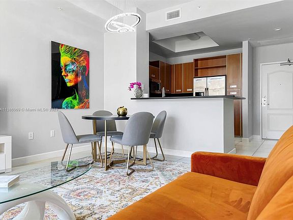 3rd image of 410 Evernia St APT 810