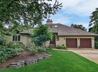 443 Stagecoach Ct, Glen Ellyn, IL 60137