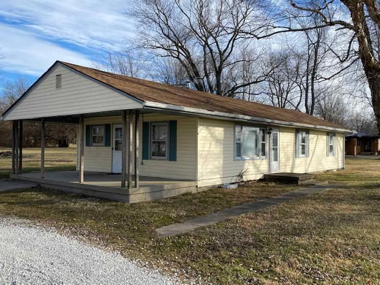 2050 E Dallas Dr photo 1