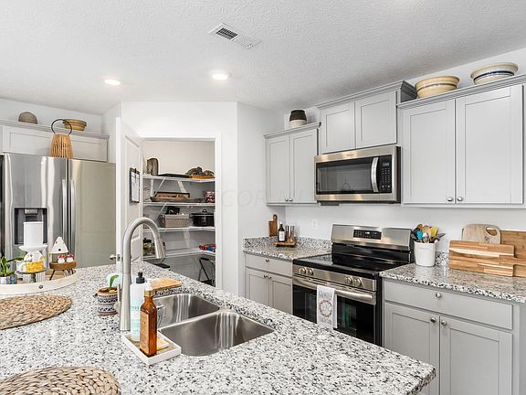 4th image of 598 Faulkner Dr