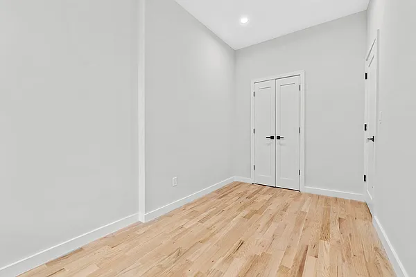 Rented by REAL New York | media 7