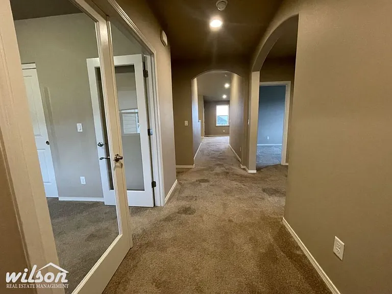 5300 Sage Way — Photo 2
