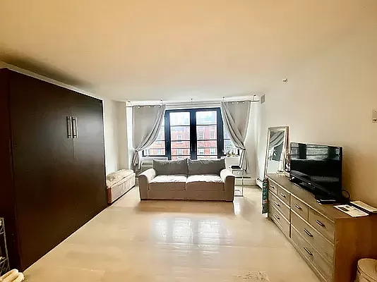 Rented by Compass | media 10