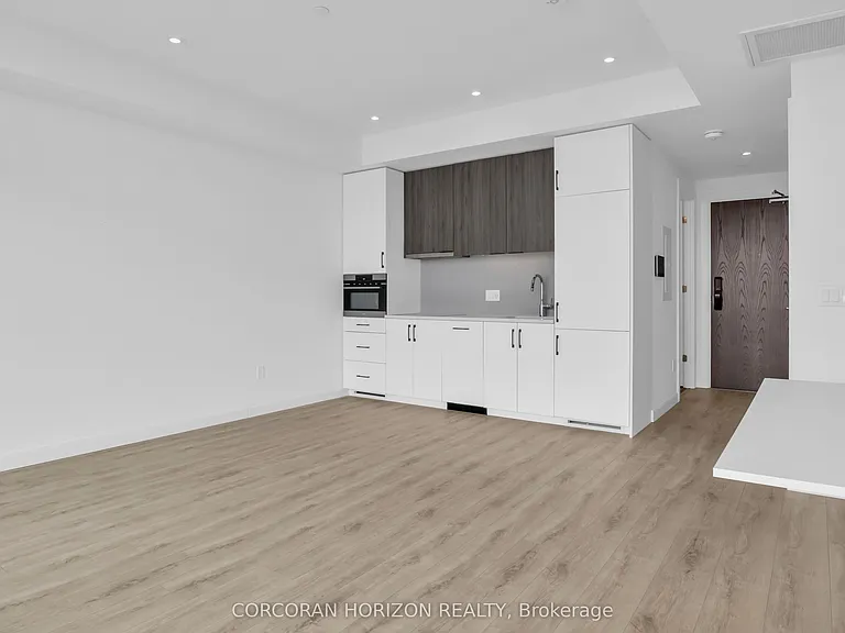 741 King St W #1711 — Photo 13