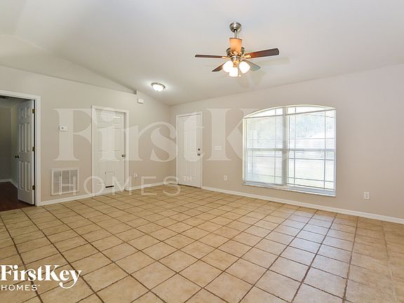 3rd image of 1391 W Blue Springs Ave