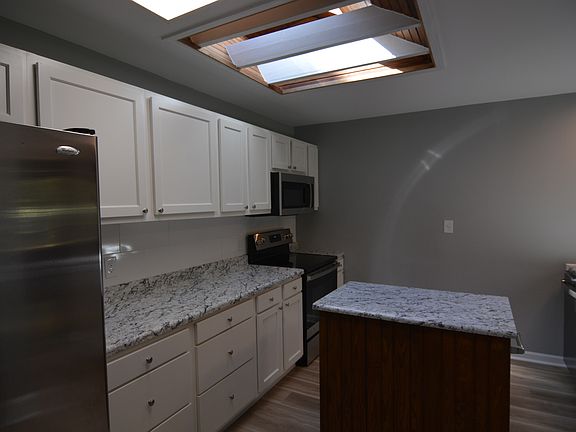 4th image of 8968 Carolina #751