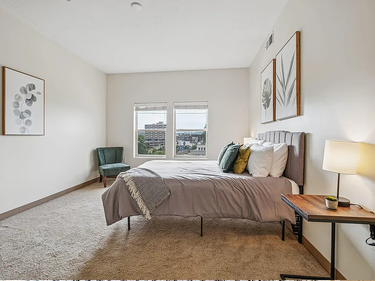 Portal Place Apartments — Photo 17