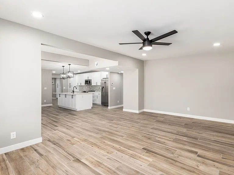 507 E Wesleyan Dr — Photo 25
