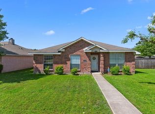 1529 Robin Ln, Lancaster, TX 75134