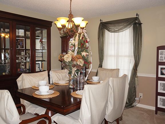 4th image of 1306 Archwood Dr