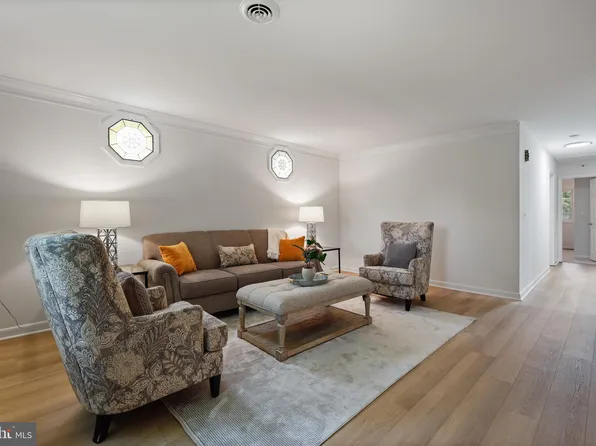 307 Skipper Ln, Chester, MD 21619