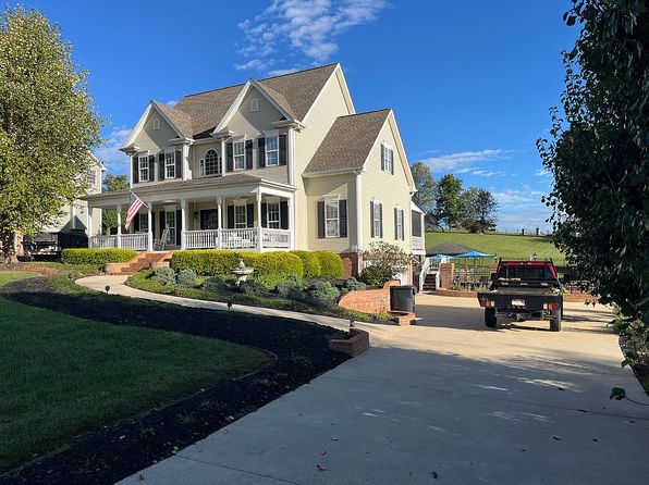 121 Barefoot Landing Dr