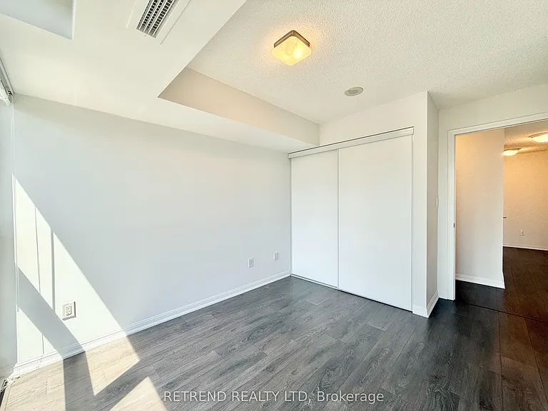 400 Adelaide St E #2204 — Photo 15