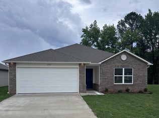 794 Gussy Ln, Benton, AR 72019