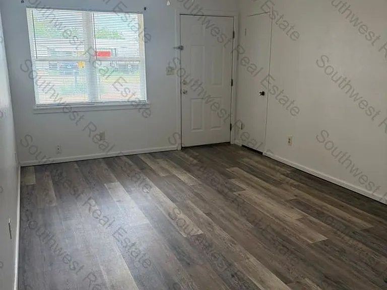 3025 Sheridan St — Photo 3
