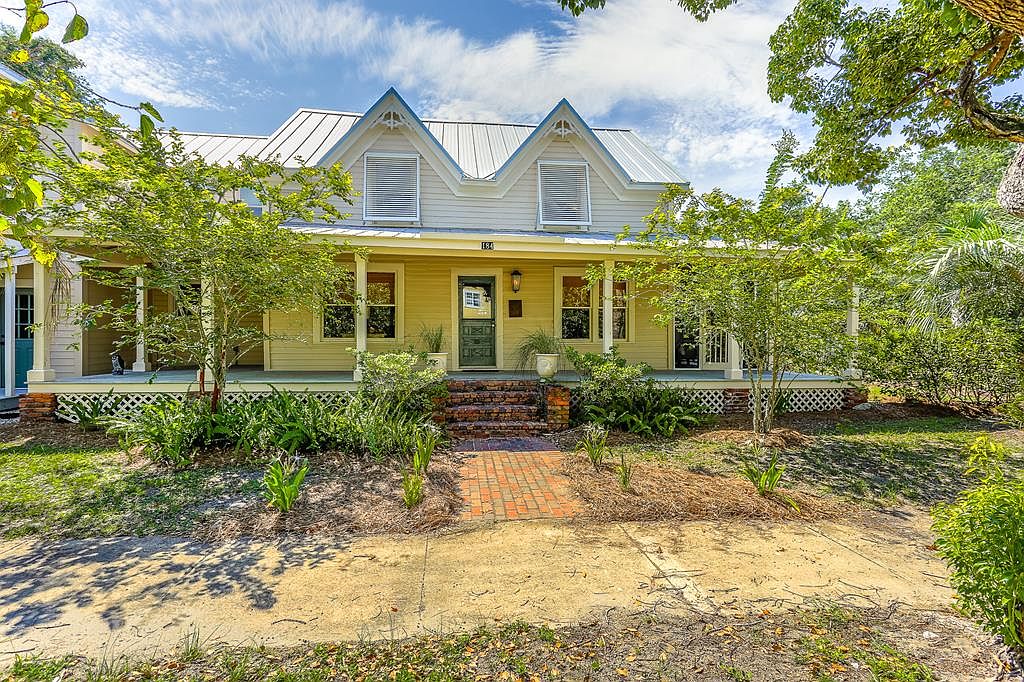 184 Avenue E, Apalachicola, FL 32320 | Zillow