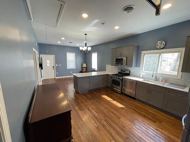 2426 N Baker St — Photo 18